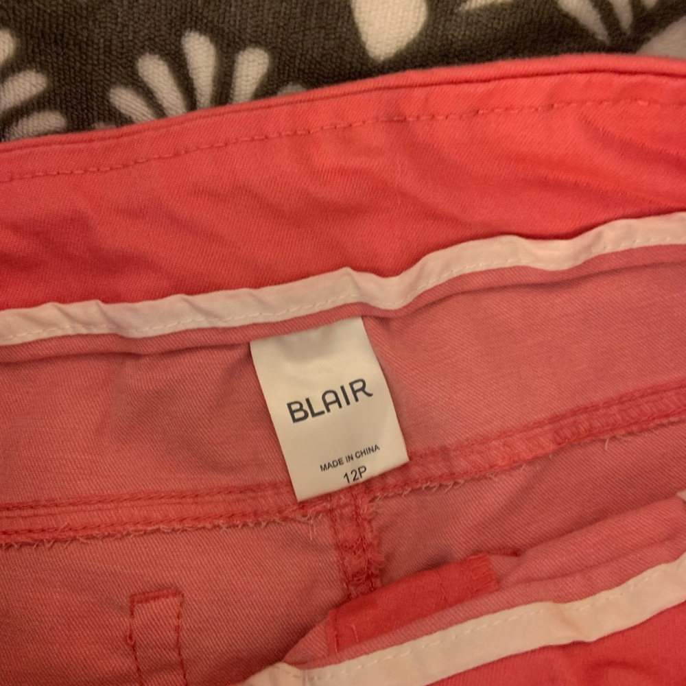 Coral Cropped Pants - Picture 3 of 5